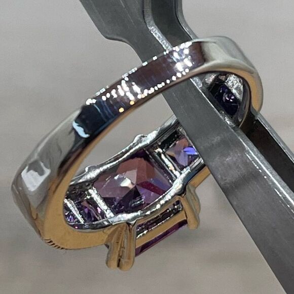Beautiful Statement Princess Cut Purple Amethyst CZ Silver Plated Ring Elegant - Picture 2 of 4